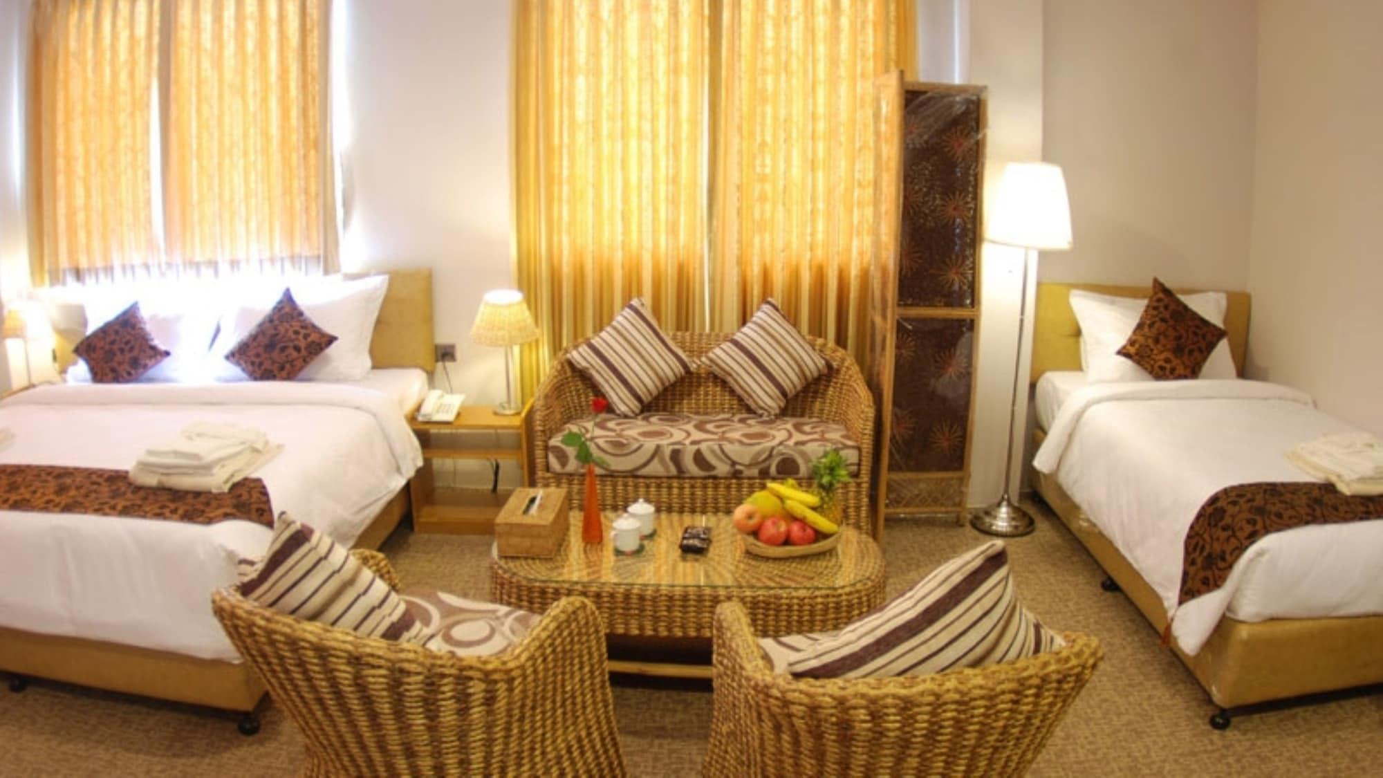 Holiday Hotel Yangon Exteriör bild