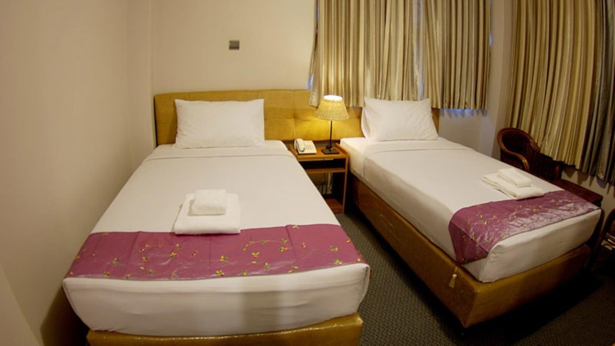 Holiday Hotel Yangon Exteriör bild