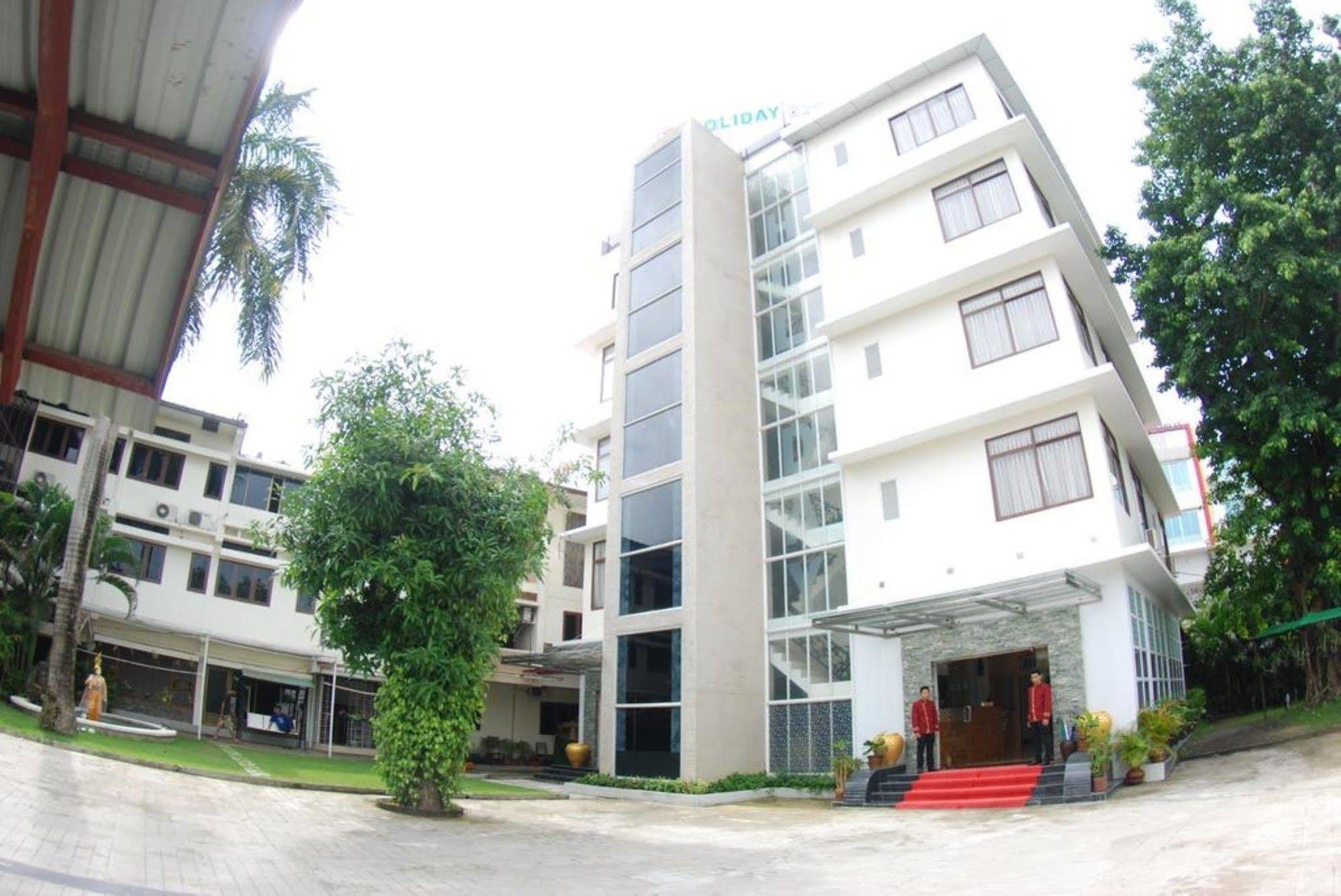 Holiday Hotel Yangon Exteriör bild