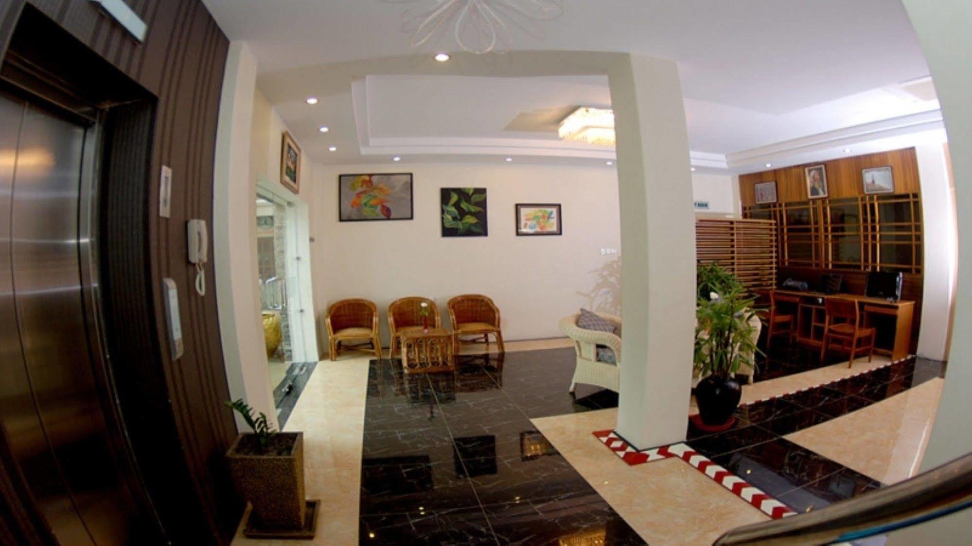 Holiday Hotel Yangon Exteriör bild
