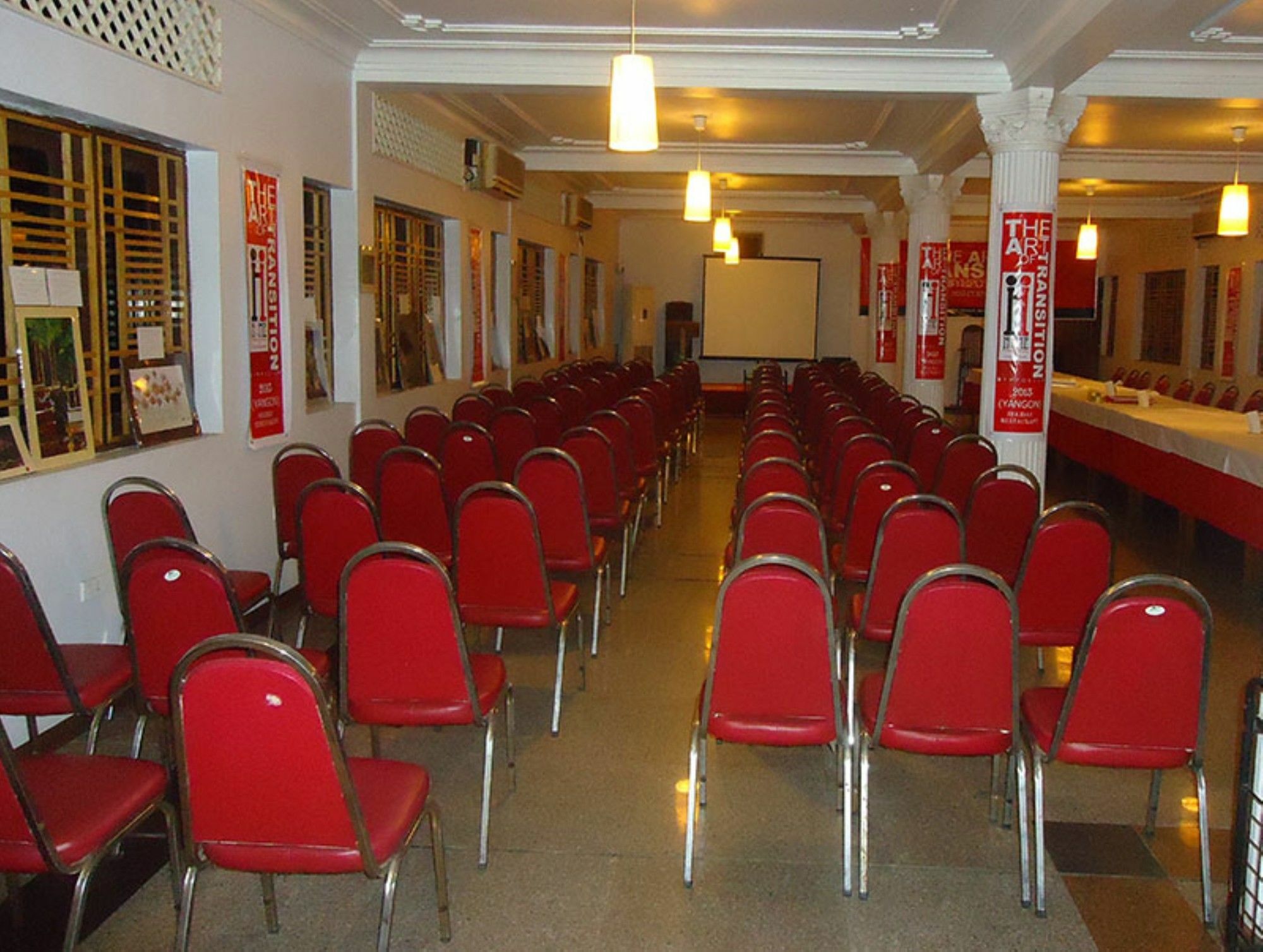 Holiday Hotel Yangon Exteriör bild